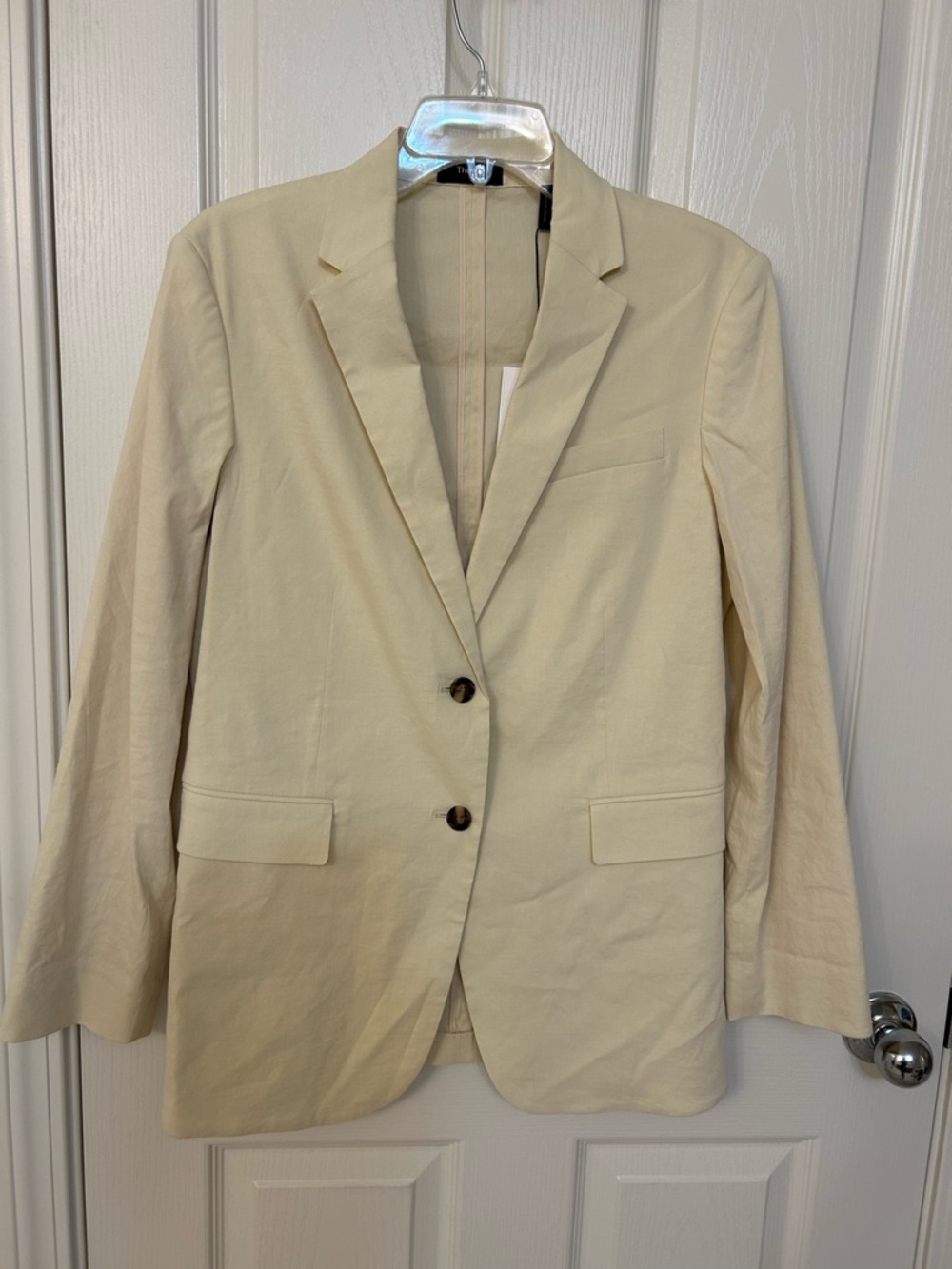Theory Two Button Linen Blend Blazer in Light Linen Size 4 - Picture 3 of 8